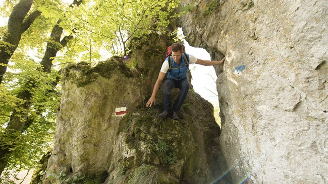 Top Trails Wanderwege Deutschland Performer zwischen Klippen