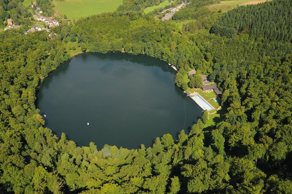 Top-Trails-Eifelsteig-Gemuendener-Maar